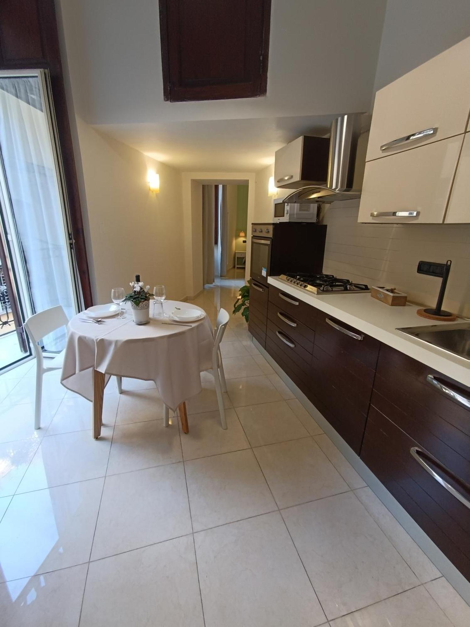 Residenza Geri - Suite And Home Napoli Centro Exterior foto
