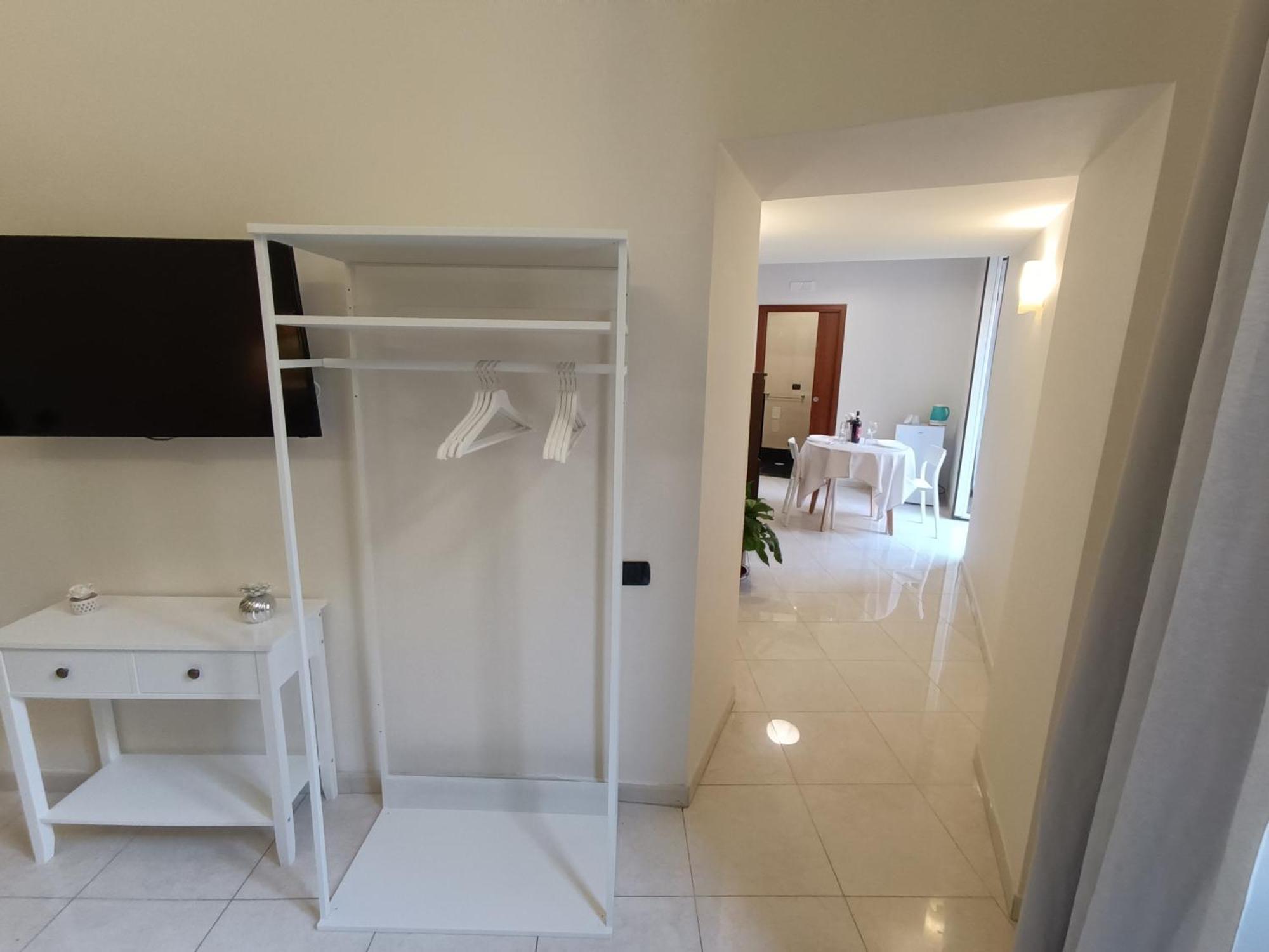Residenza Geri - Suite And Home Napoli Centro Exterior foto